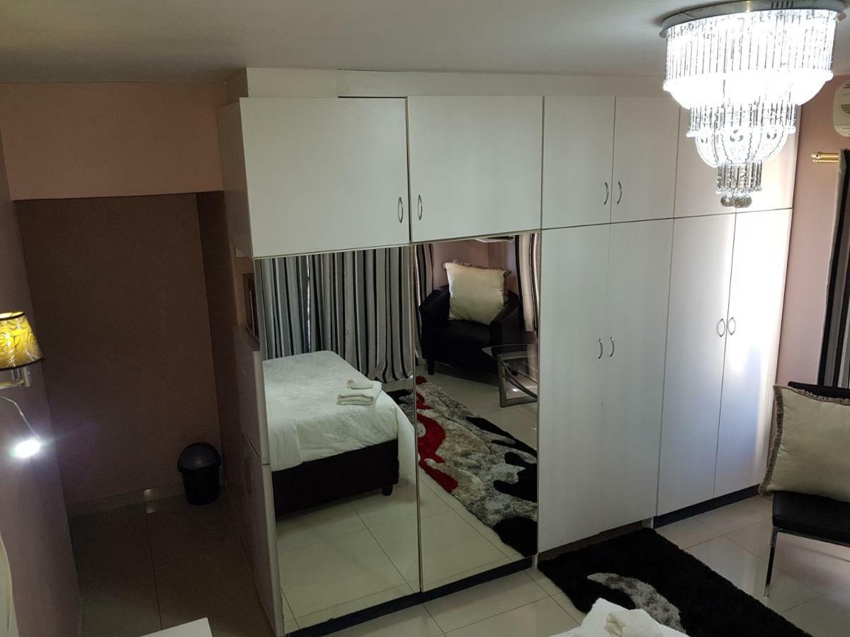Rjs Guesthouse Durban Eksteriør bilde